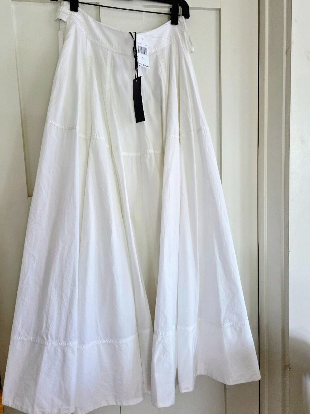 Flowing and feminine White Summer skirt from Azeeza NWT Sz Small